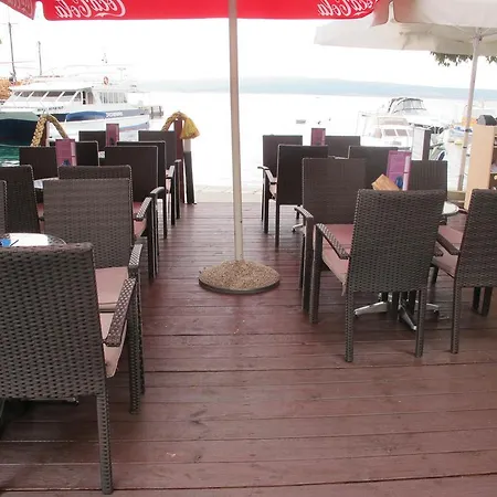 Πανσιόν Amadeus 3*