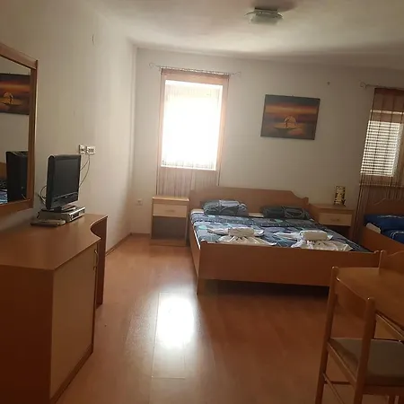 Amadeus Πανσιόν Selce