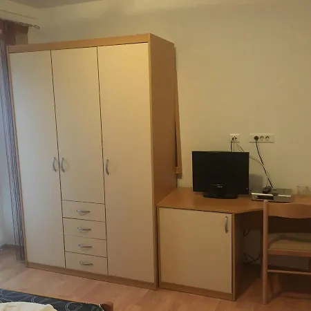 Πανσιόν Amadeus 3*
